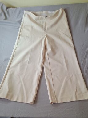 Heavyweight Chico's Pale Cream Wide-Leg Cropped Pants Size 2 (12)